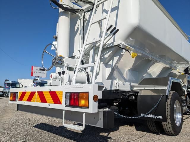 MITSUBISHI FUSOU FIGHTER 2025