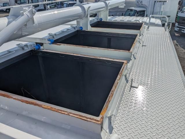 MITSUBISHI FUSOU FIGHTER 2025