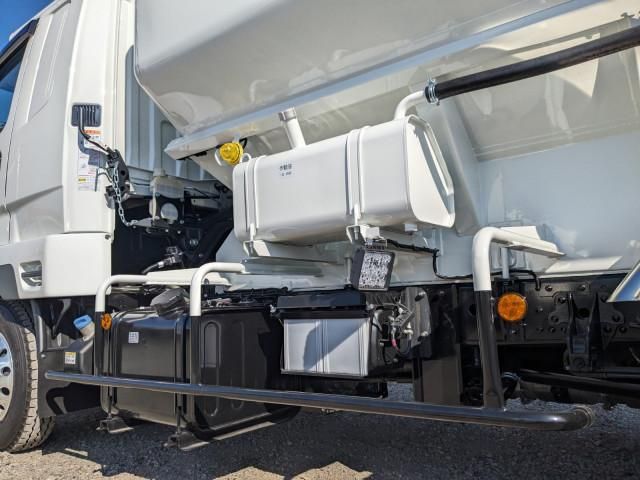 MITSUBISHI FUSOU FIGHTER 2025