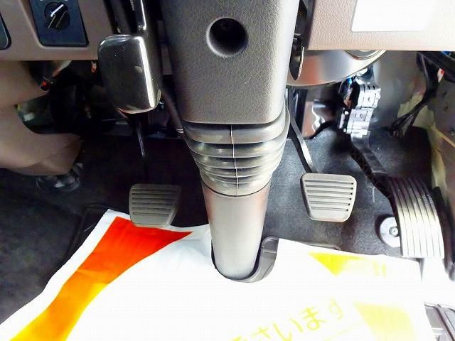 MITSUBISHI CANTER 2025