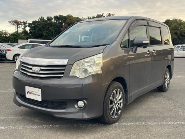 TOYOTA NOAH 2012