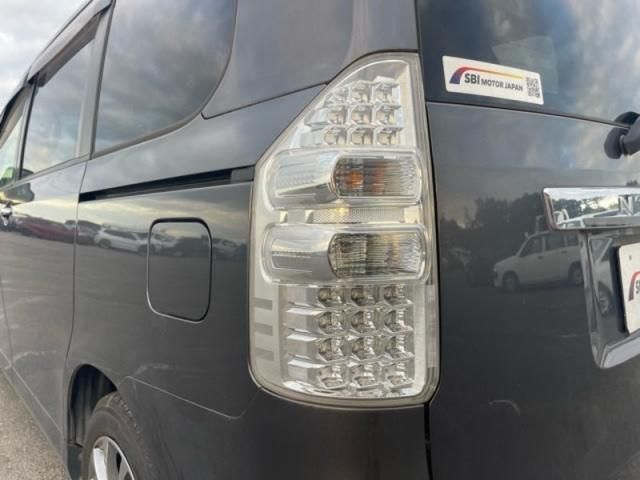 TOYOTA NOAH 2012