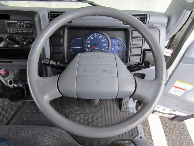 MITSUBISHI CANTER GUTS 2006