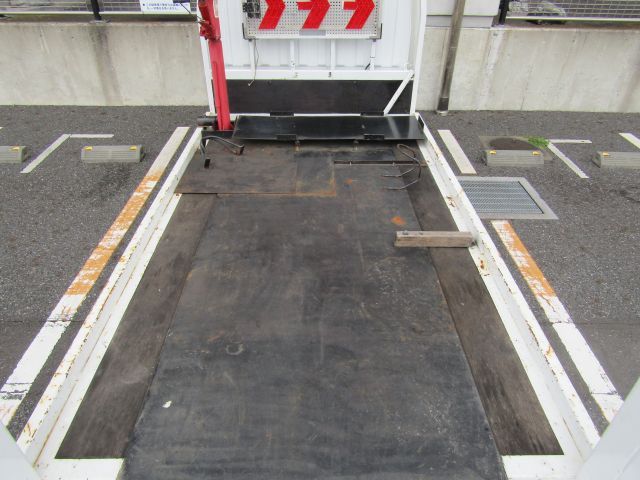 MITSUBISHI CANTER GUTS 2006