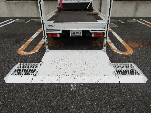 MITSUBISHI CANTER GUTS 2006