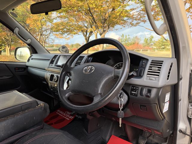 TOYOTA HIACE van 4WD 2012