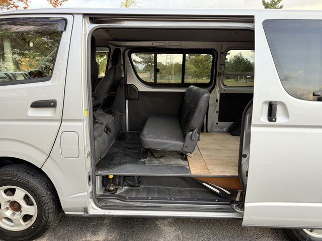 TOYOTA HIACE van 4WD 2012