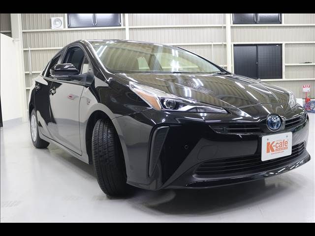 TOYOTA PRIUS 2021