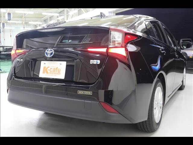 TOYOTA PRIUS 2021