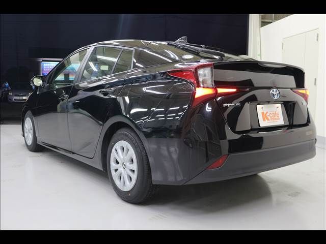 TOYOTA PRIUS 2021