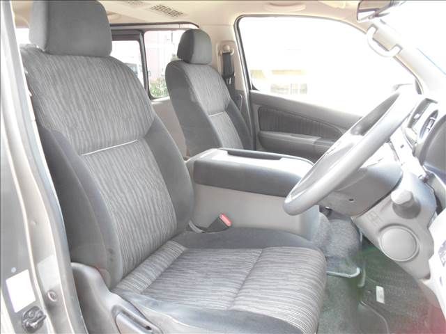 NISSAN NV350 CARAVAN 2018