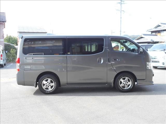NISSAN NV350 CARAVAN 2018