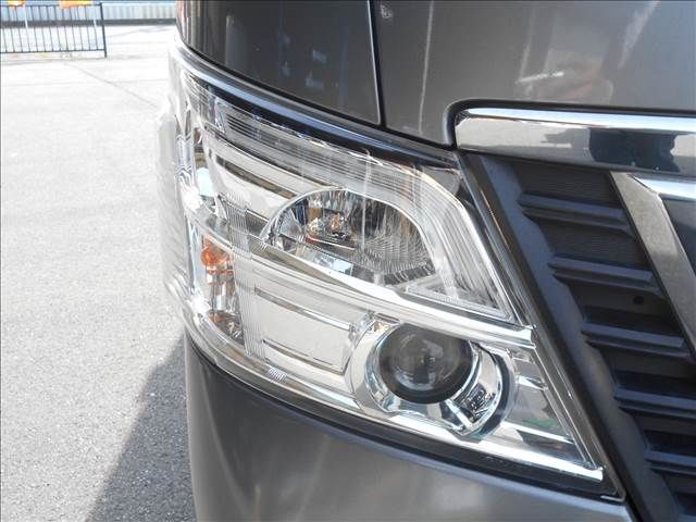 NISSAN NV350 CARAVAN 2018