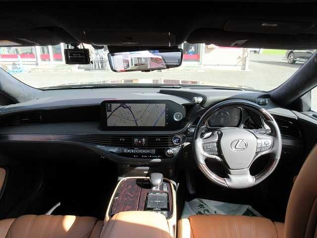 TOYOTA LEXUS LS500h 4WD 2022