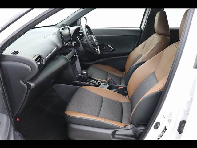 TOYOTA YARIS CROSS HYBRID 2023