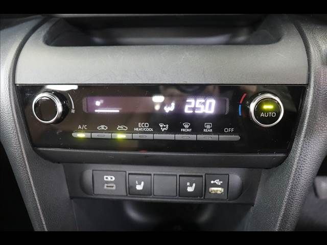 TOYOTA YARIS CROSS HYBRID 2023