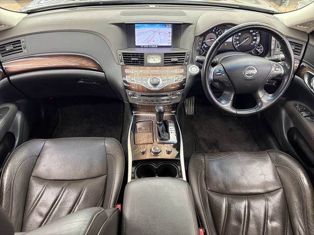 NISSAN FUGA HYBRID 2012