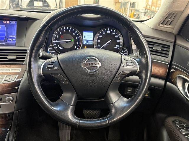 NISSAN FUGA HYBRID 2012