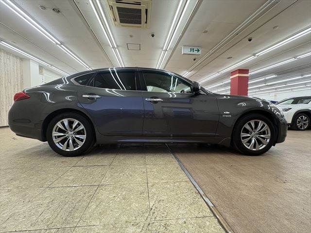 NISSAN FUGA HYBRID 2012