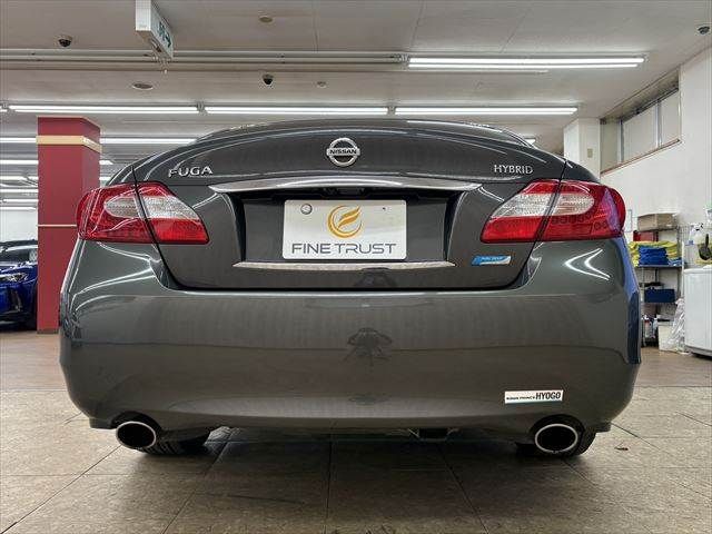 NISSAN FUGA HYBRID 2012