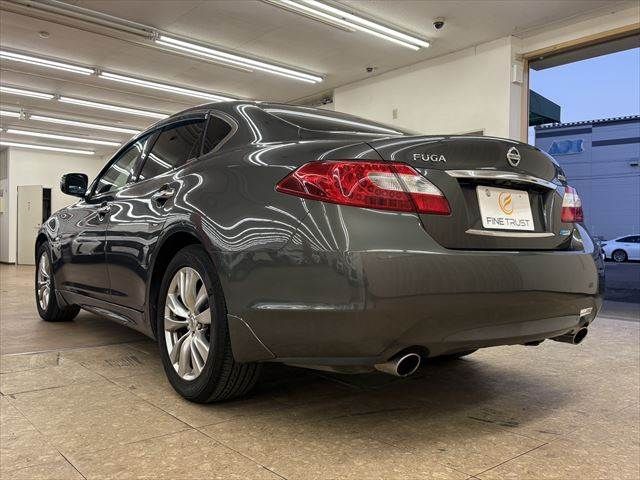 NISSAN FUGA HYBRID 2012