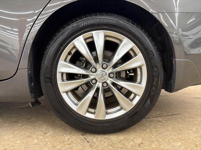 NISSAN FUGA HYBRID 2012