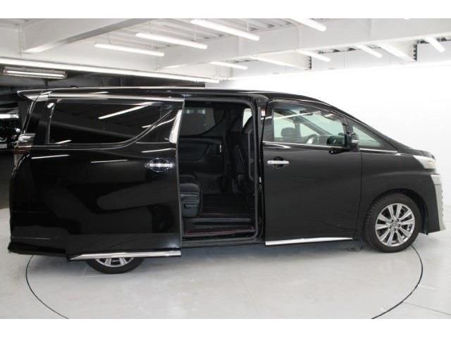 TOYOTA VELLFIRE 2020