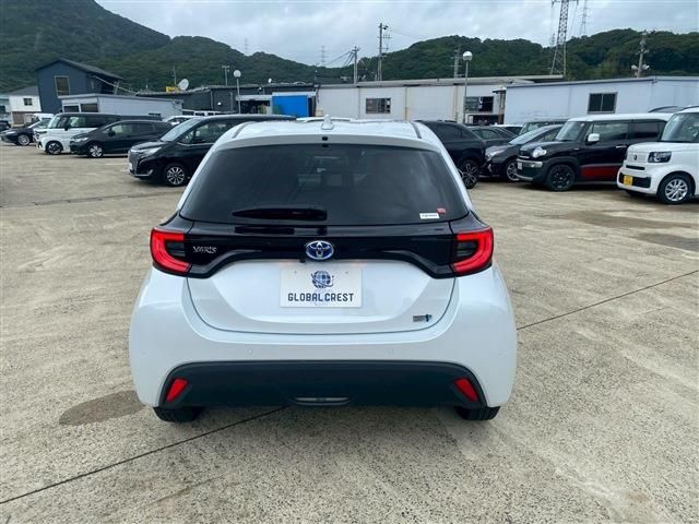 TOYOTA YARIS HYBRID 2022