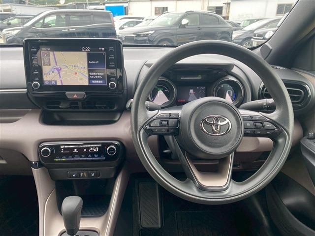 TOYOTA YARIS HYBRID 2022