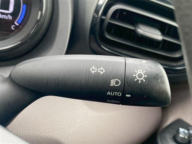 TOYOTA YARIS HYBRID 2022