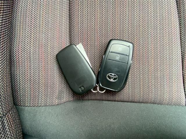 TOYOTA YARIS HYBRID 2022