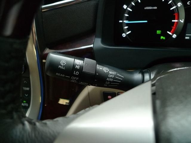 TOYOTA VELLFIRE 4WD 2013