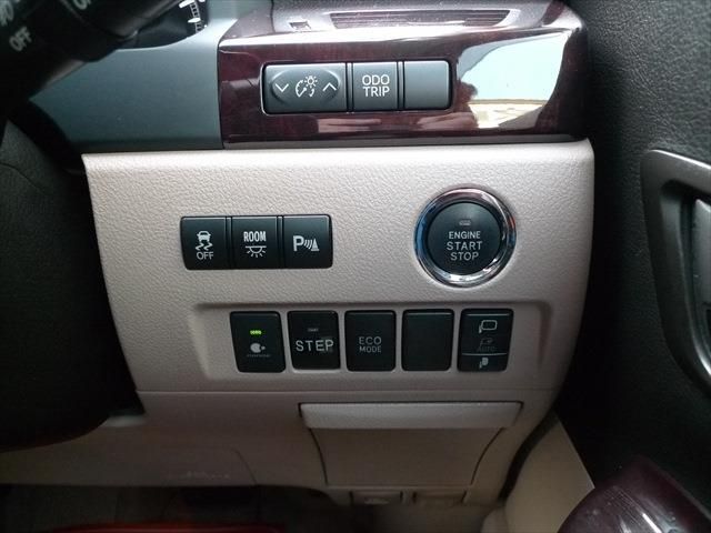 TOYOTA VELLFIRE 4WD 2013