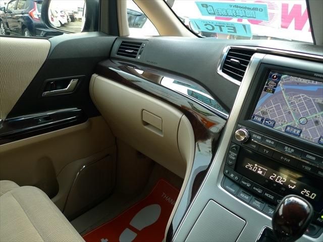 TOYOTA VELLFIRE 4WD 2013