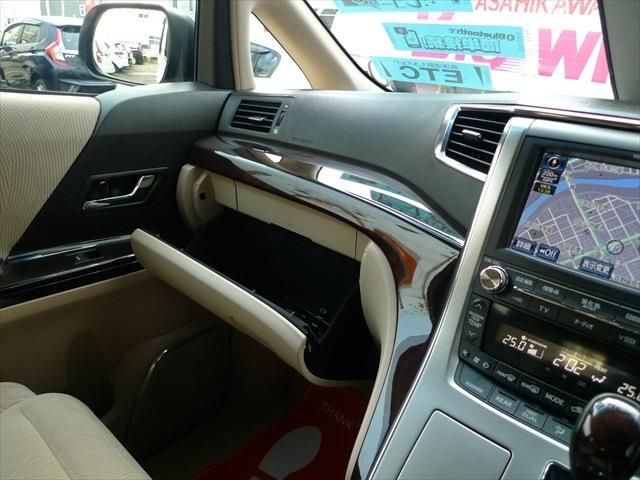 TOYOTA VELLFIRE 4WD 2013