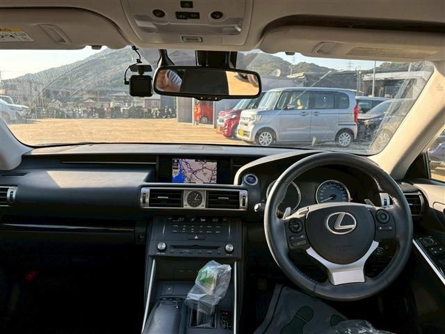 TOYOTA LEXUS IS300h 2014