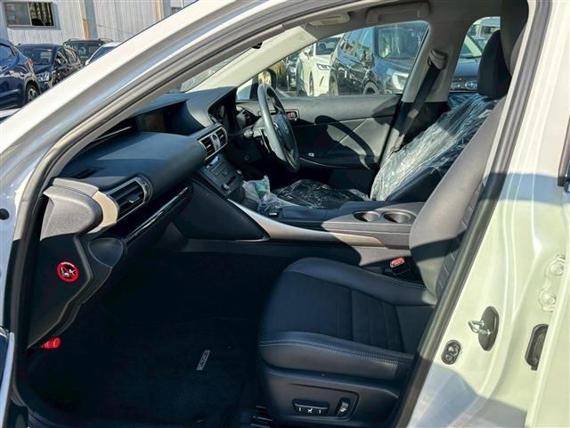 TOYOTA LEXUS IS300h 2014