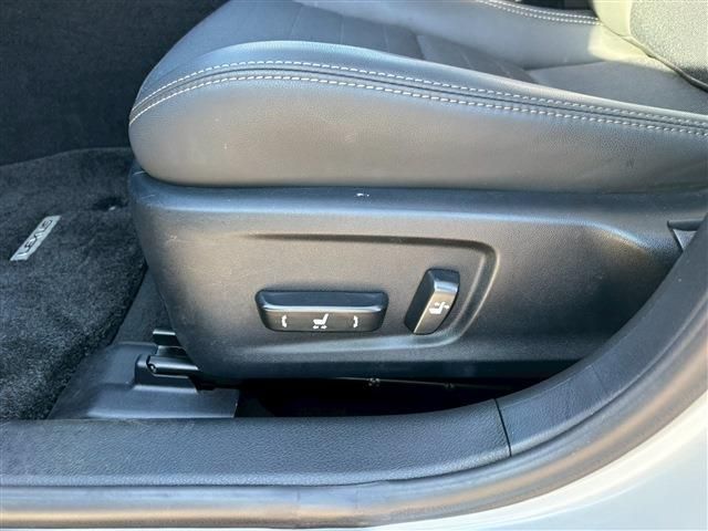 TOYOTA LEXUS IS300h 2014