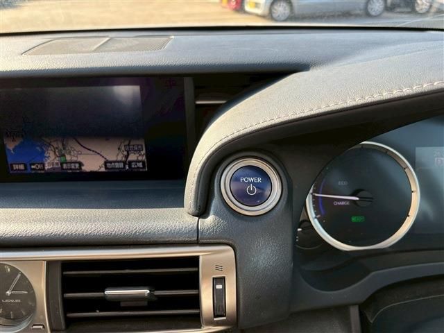 TOYOTA LEXUS IS300h 2014