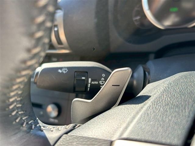 TOYOTA LEXUS IS300h 2014