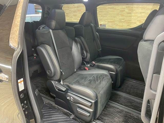 TOYOTA VELLFIRE 2020