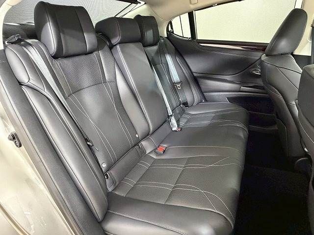 TOYOTA LEXUS ES300h 2019