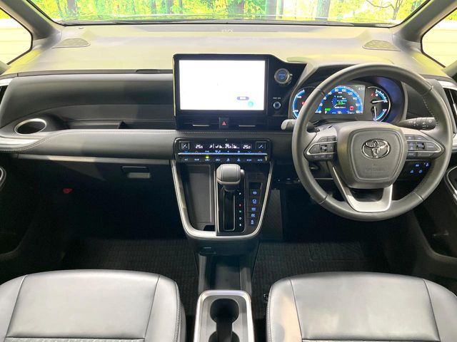 TOYOTA NOAH HYBRID 2023