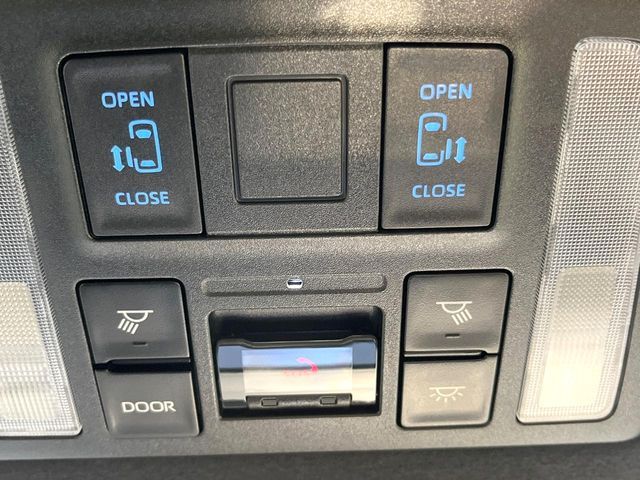 TOYOTA NOAH HYBRID 2023