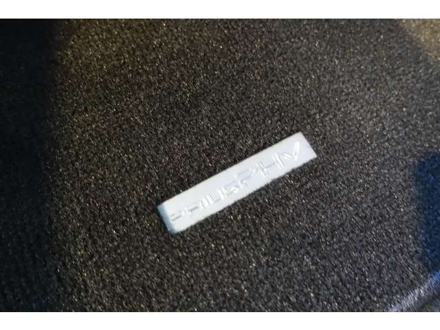 TOYOTA PRIUS PHV 2021