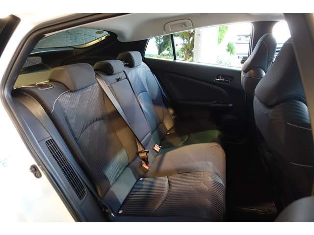 TOYOTA PRIUS PHV 2021