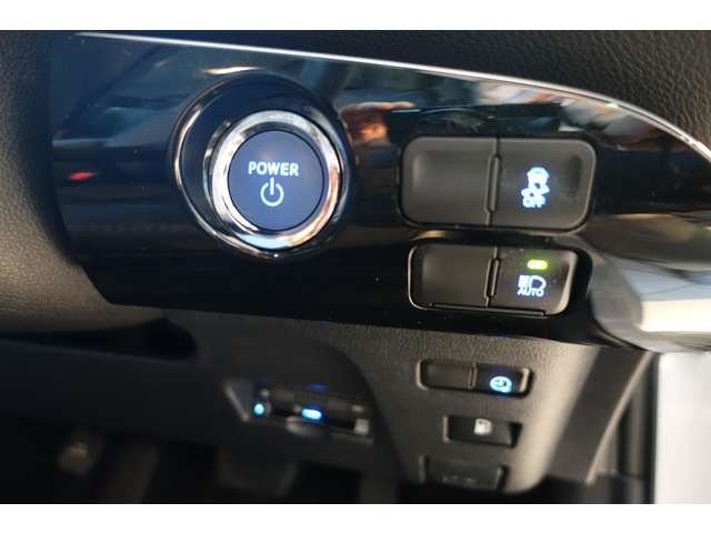 TOYOTA PRIUS PHV 2021