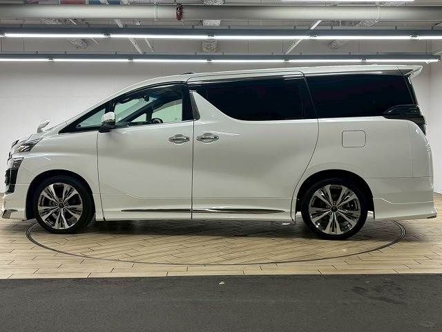 TOYOTA VELLFIRE 2020