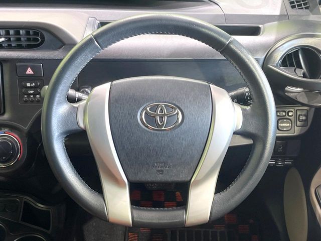 TOYOTA AQUA 2012