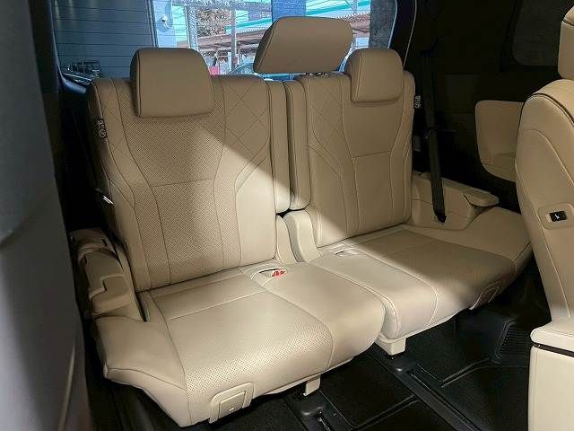 TOYOTA ALPHARD hybrid 4WD 2023